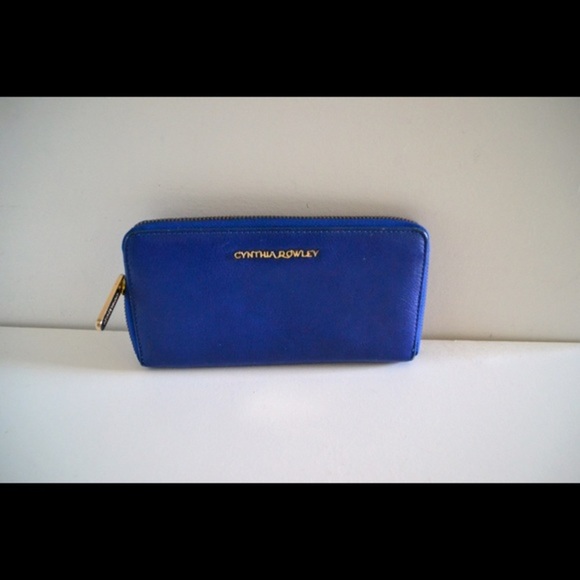 Cynthia Rowley  zip around wallet - Picture 1 of 4